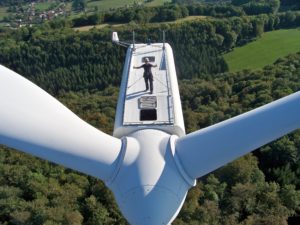 8.2 expert indépendant en éolien et solaire
